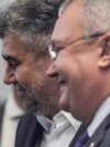 Premierul Nicolae Ciucă, beneficiar de pensie specială, și liderul PSD, Marcel Ciolacu, posibil viitor premier. Partidele lor, aflate la guvernare, încearcă să nu piardă banii europeni, dar și să nu supere prea mult beneficiarii de „pensiile speciale”