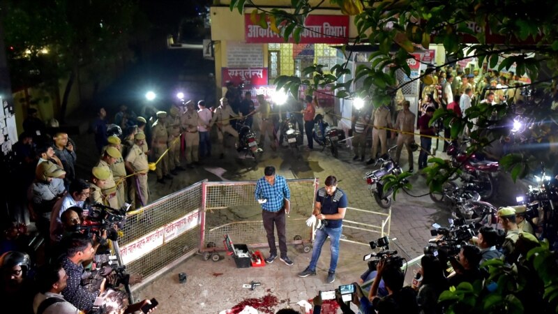 Bivši indijski zastupnik i njegov brat ubijeni uživo pred TV kamerama