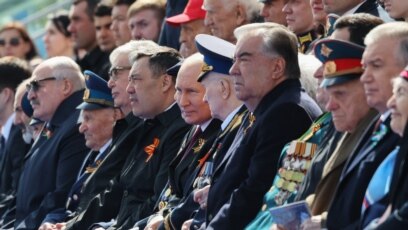 Ще гарантираме нашата сигурност Москва проведе парад за Деня на