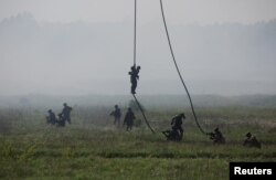 Poljski vojnici tokom vojne vežbe NATO trupa Defender Europe 2022.