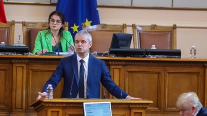 Парламентът отхвърли в петък предложението на проруската партия Възраждане за