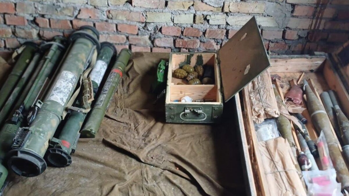 СБУ заявляє про виявлення трьох схронів зі зброєю. Серед них – російські гранатомети під Києвом