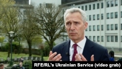 «Наша відповідальність як союзників і партнерів по НАТО полягає в тому, щоб ми надавали Україні якомога більше обладнання», – сказав генсекретар в інтерв’ю Радіо Свобода