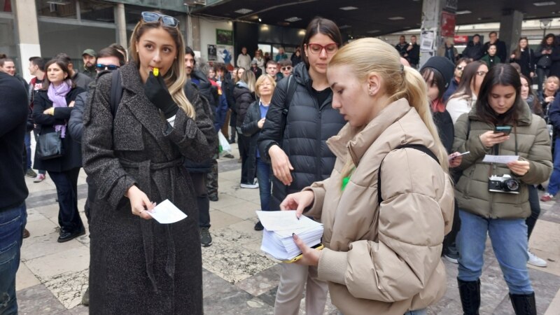 'Masovno pozivanje' nadležnog Ministarstva zbog biračkog spiska na skupu u Beogradu
