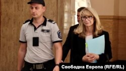 Горица Грънчарова-Кожарева влиза в кабинета на главния прокурор Борислав Сарафов, 19 август 2024 г.