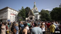 Протест пред църквата „Свети Николай Чудотворец“, проведен в знак на несъгласие с нейното затваряне, 24 септември 2023 г.