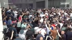 Ձերբակալություններ՝ ԱԳՆ դիմաց տեղի ունեցած միջադեպից հետո. ինչո՞ւ բախում եղավ