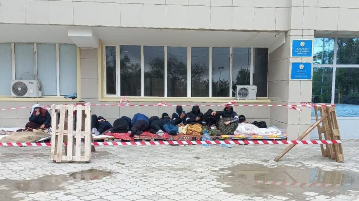 Ambulance Called For Hunger-Striking Oil Worker In Restive Kazakh Town - Vimarsana News