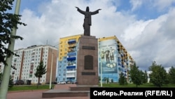 Статуя Иисуса в Прокопьевске
