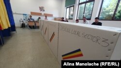 9 iunie 2024 - alegeri locale și europarlamentare în România. Secție de vot din București, sectorul 3