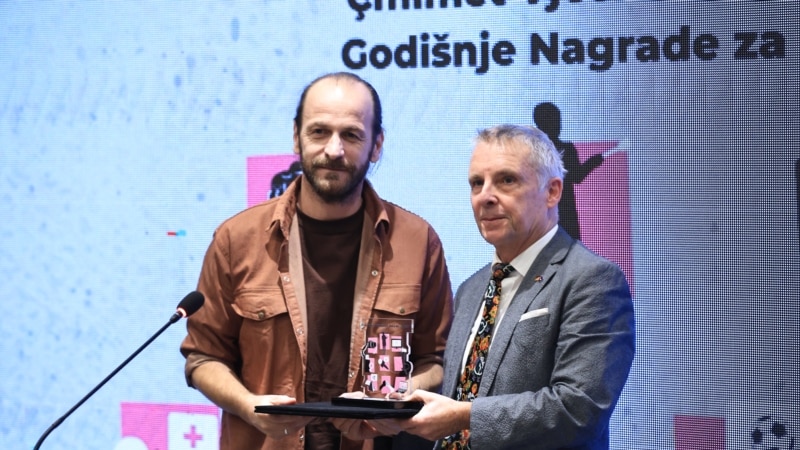 Arben Hoti iz RSE osvojio nagradu za najboljeg snimatelja godine na Kosovu