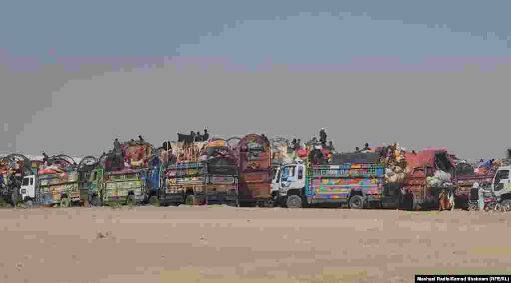 The Chaman border crossing, situated nearly 120 kilometers to the northwest of Pakistan&#39;s provincial capital, Quetta, was also backed up with trucks and buses carrying Afghans forced to return to Afghanistan.