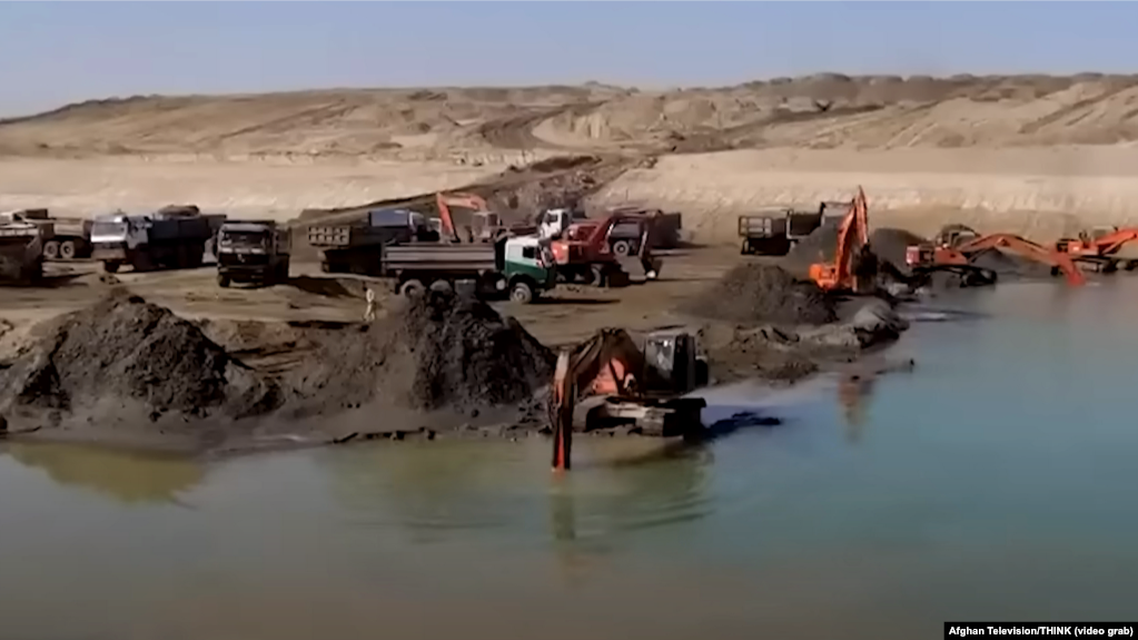 Taliban-led excavation works for the Qosh Tepa canal project. 