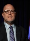 Ish-ambasadori amerikan në Prishtinë, Jeffrey Hovenier.
