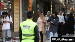 Iranke prkose zakonu o marami
