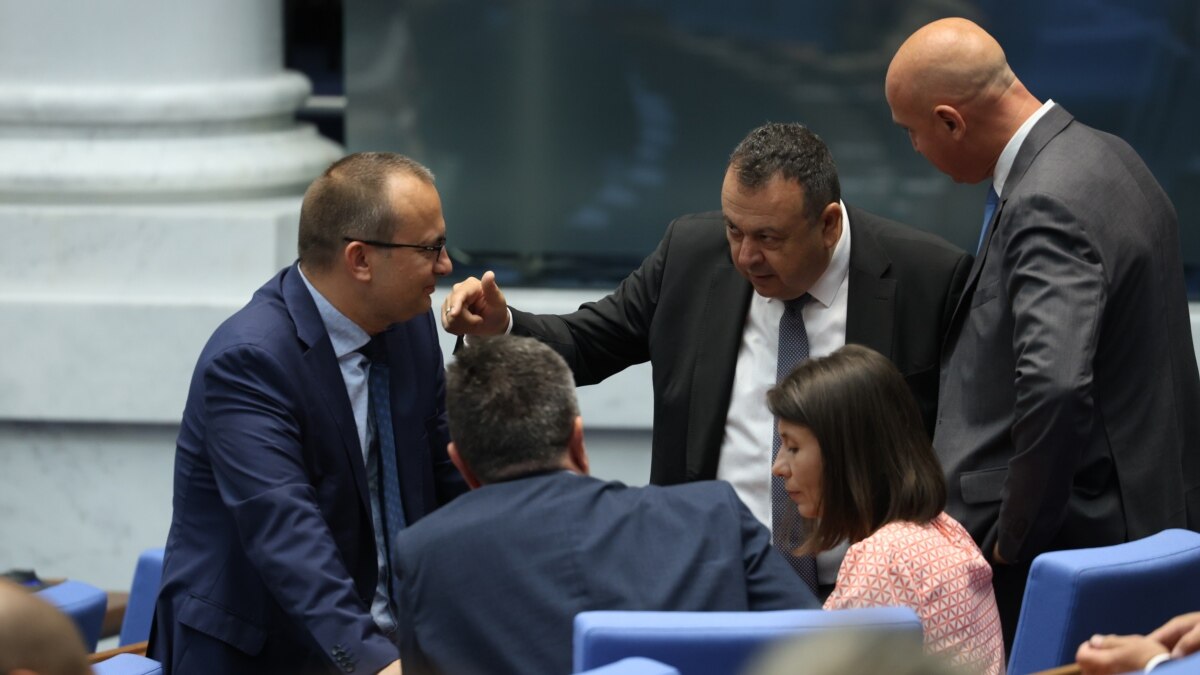 Първото заседание на 50-ото Народно събрание (НС) продължава в четвъртък,