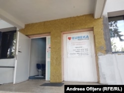 La Spitalul „Sf Ioan” din București laboratorul privat care se află în ambulatoriul spitalului nu mai face investigații imagistice cu bilet de trimitere din cauza lipsei medicului radiolog.