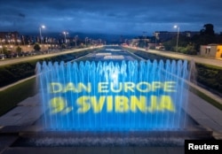  Фонтани, осветени по случай Деня на Европа в Загреб, Хърватия. 8 май 2024 година 