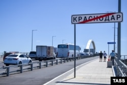 Транспорт на виїзді з Краснодара (РФ), фото ілюстративне