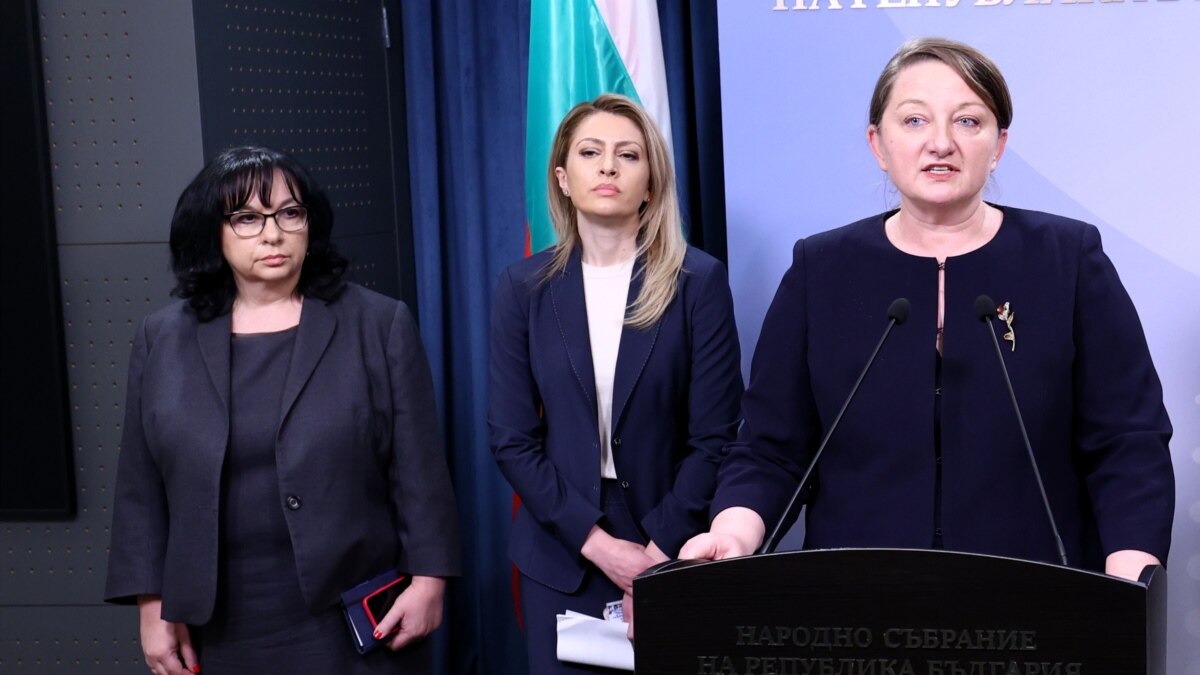 В понеделник ГЕРБ изпрати покани за срещи до партиите, които