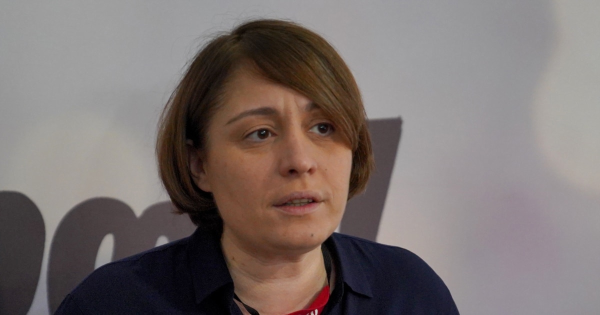 ელენე ხოშტარიას სასამართლო 16 ივნისს გადაიდო - მას შსს მამუკა მდინარაძის შეურაცხყოფას ედავება