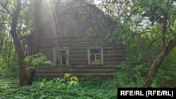 Заброшенный дом в псковской деревне