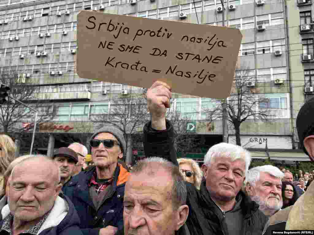 &#39;Srbija protiv nasilja ne sme da stane. Krađa = nasilje&#39;, piše u poruci.&nbsp;Beograd, 30. decembar 2023.