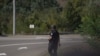 Pripadnik Kosovske policije u patroli u Banjskoj, Zvečan, septembar 2023.