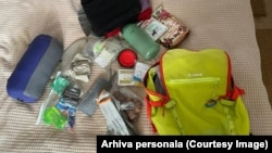 În caz de cutremur de magnitudine mare, fiecare locuință sau loc de muncă ar trebui să aibă un rucsac de urgență care să conțină apă și mâncare pentru 2-3 zile. Rucsacul va mai conține lanternă, fluier și folii termoizolante. 