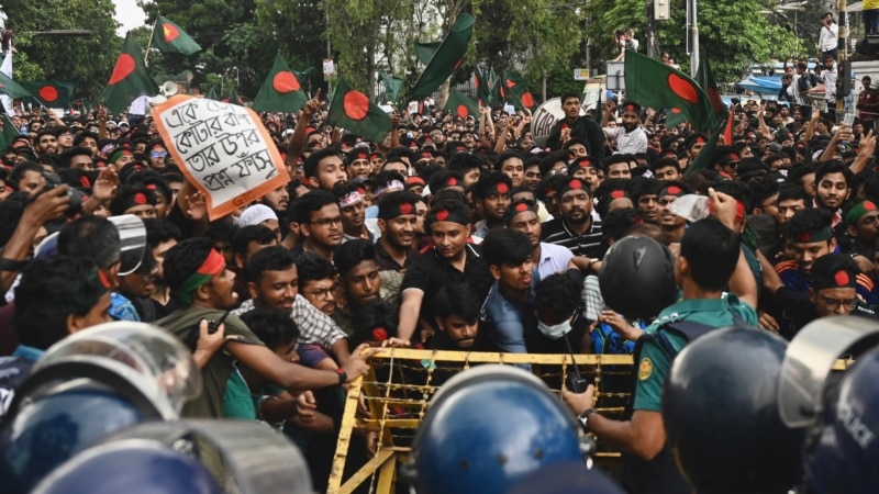 В Бангладеш десятки погибших в стычках с полицией, сотни ранены