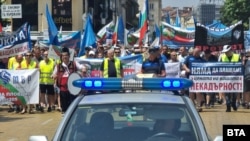 Движението в центъра на София е затруднено заради шествието на протестиращите служители на МВР, 15 юли 2023 г.