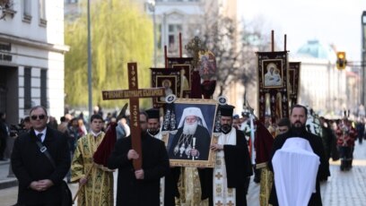 Вселенският патриарх Вартоломей води опелото на българския патриарх Неофит в