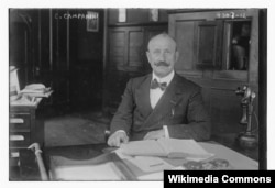 Клеофонте Кампанини в своем кабинете. 1917 год