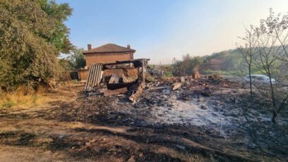 Почти всички фронтове на пожара в болярското село Воден са