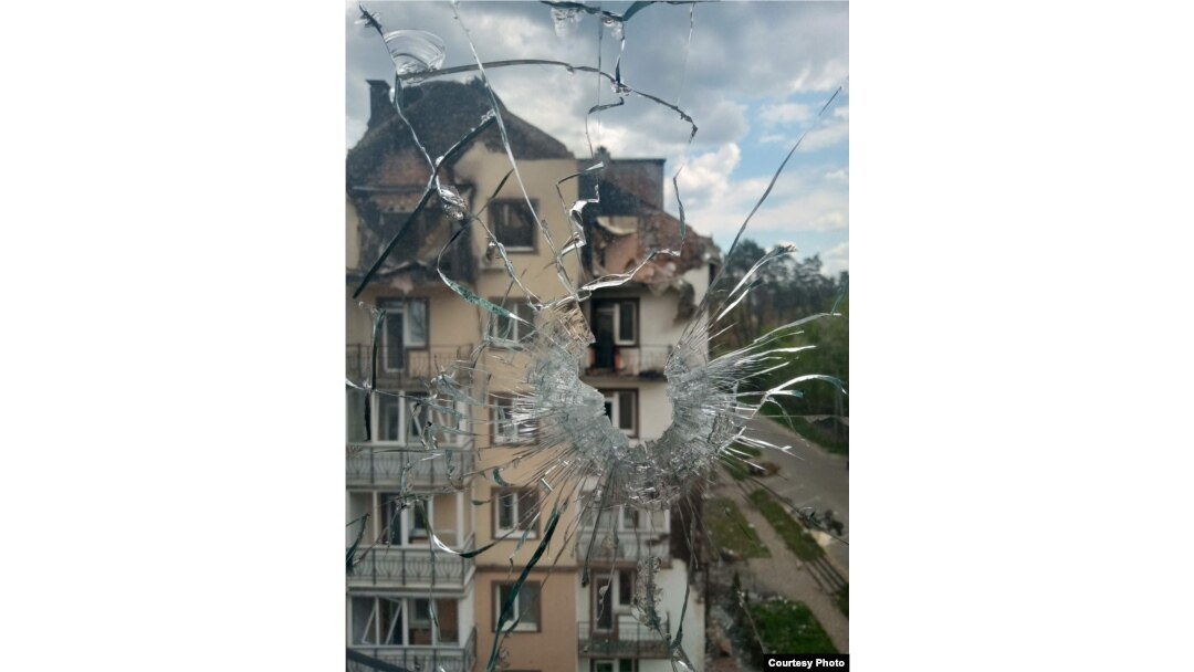 Vedere din apartamentul lui Anatoliy Melaniy și al familiei în Irpin, martie 2022