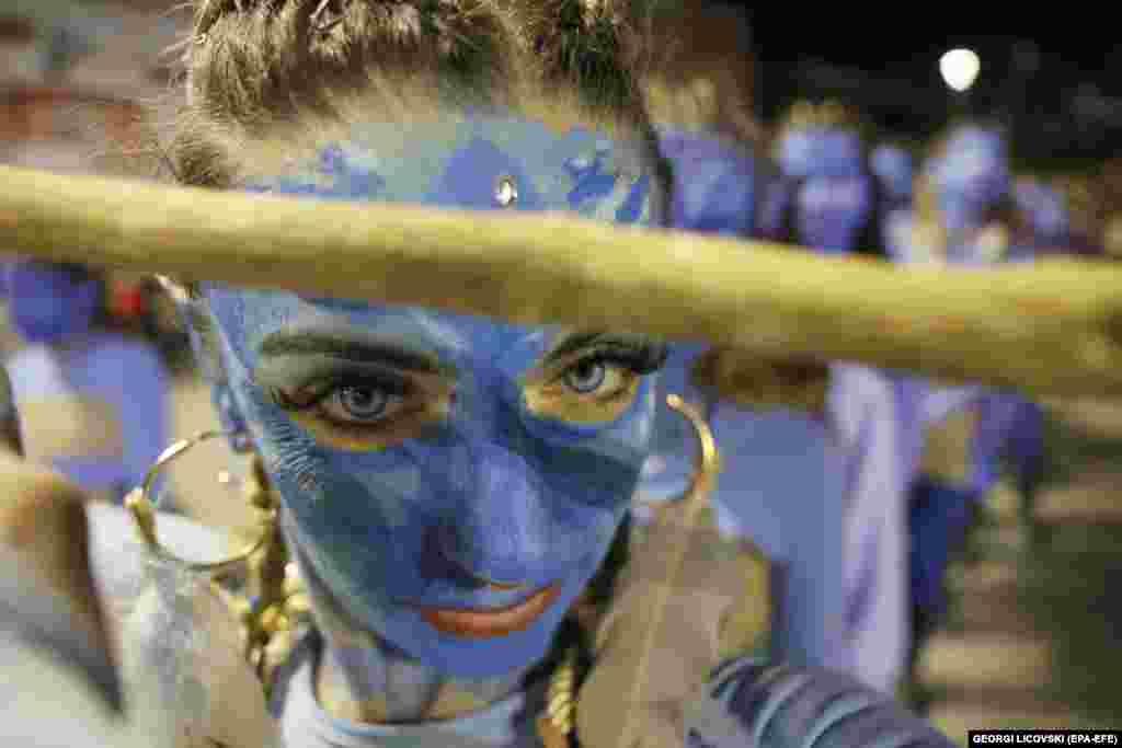 Maskirani izvođači i oslikana lica dio su jedinstvenih kreacija koje su zabavljale gledaoce na karnevalu kojeg je gradonačelnik nazvao &quot;vjekovnom tradicijom&quot;.