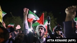 Иранци славеа низ улиците на Техеран по извршување на нападот врз Израел 
