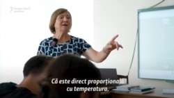 Profesoara-pensionară. Predă fizica de 50 de ani și nu are cine s-o înlocuiască