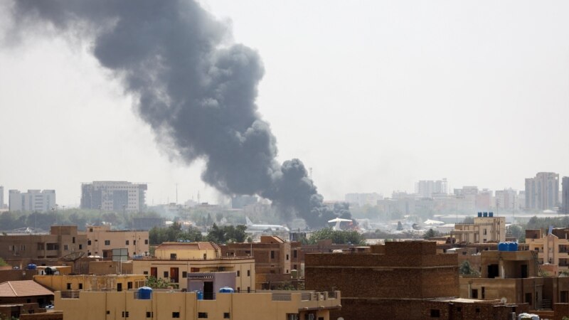 Stanovnici napuštaju glavni grad Sudana usred žestokih borbi