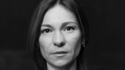 Тя е буквално откърмена в театъра И това я определя