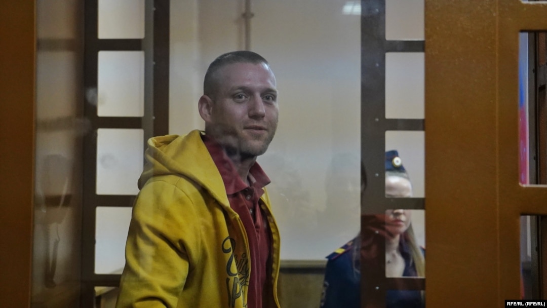 Regizorul Vsevolod Korolyov a fost condamnat la trei ani de închisoare pentru că a relatat despre crimele de război făcute de soldații ruși în Ucraina. 