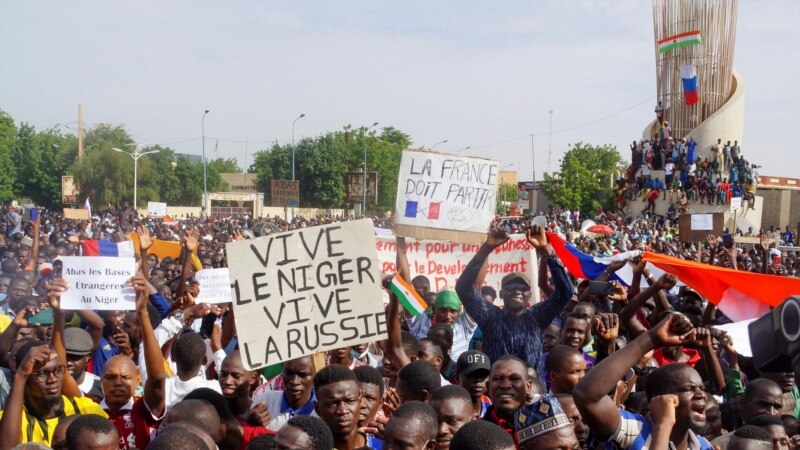 Tenzije rastu dok se afričke države pripremaju poslati trupe u Niger