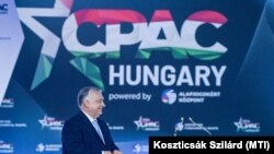 Orbán Viktornak és kormányának az európai választások után nagyot kell hajráznia, hogy év végén elkerüljön egy fájó forrásvesztést