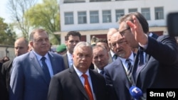 Milorad Dodik, Viktor Orban i Aleksandar Vučić (sleva nadesno) na prikazu sposobnosti Vojske Srbije u Batajnici kod Beograda, 22. april 2023.