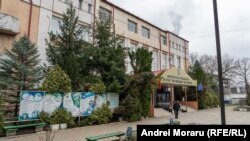 Blocul de studii al Universității Pedagogice de Stat „Ion Creangă” de pe strada Ghenadie Iablocikin, nr. 5 din Chișinău a fost reparat în ultimii 10 ani. A fost schimbat acoperișul, renovate rețelele inginerești și instalate sisteme moderne de încălzire.