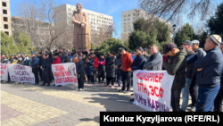 Митинг предпринимателей против ККМ в Бишкеке. 10 марта 2023 года.