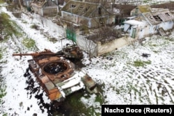 Разбитый российский танк в освобожденной части Херсонской области. Конец января 2023 года