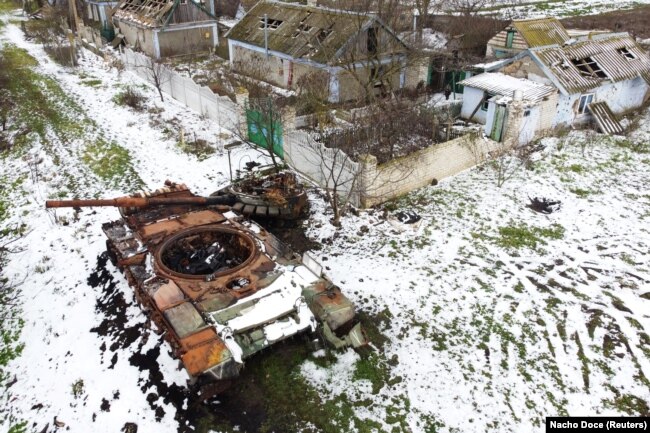 Разбитый российский танк в освобожденной части Херсонской области. Конец января 2023 года