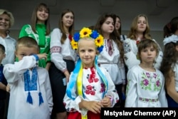 Дети в Харькове на День знаний 1 сентября 2023 года