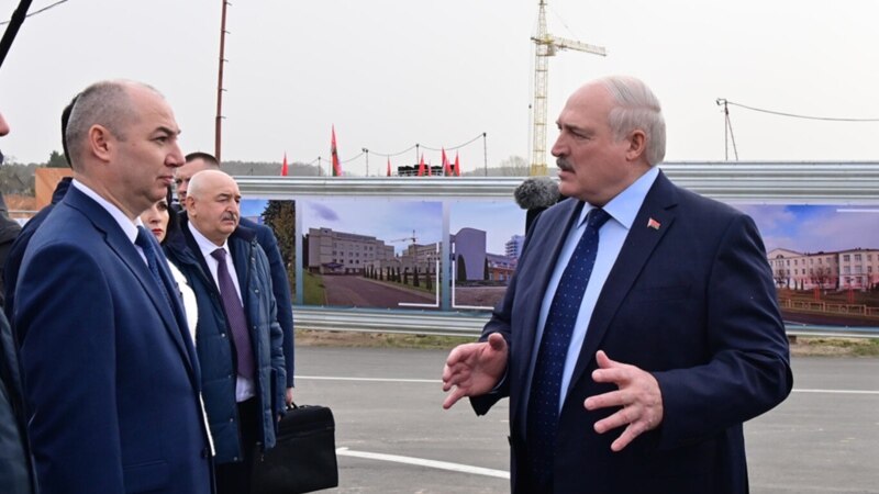 Лукашэнка ўцягвае Беларусь у вайну ці ён усё ж гарант міру? Які вобраз цяпер дамінуе